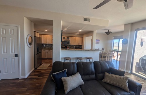 Greenehaven Maison | 2 Bedroom Town Home with Unobstructed Views of Lake Powell in Dark Sky Community