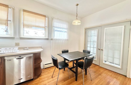 Danville Maison | 2 Bedroom Unit 5 Min to Walk GMC