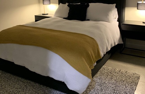 Kingswood Appartement | 2 Bedroom Unit - Wifi -Foxtel - Wheelchair Accessible