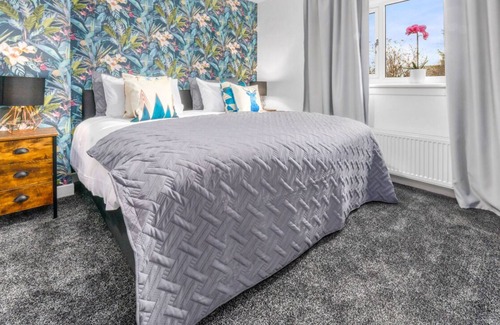 Bellshill Autre | 2 Bedroom West End House by Klass Living Bellshill