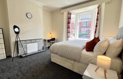 Heaton Appartement | 2 Bedrooms, 1 Bathroom, Fast Wifi, Apple TV, Netflix, Free Parking, 20 PERCENT OFF LONG STAYS