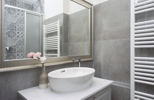 Prague 2 Maison | 2 chambres et 2 salles de bain dans le centre, à 2 min du métro
