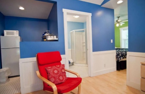 Monticello Cottage | Cottage-Salle de bain et douche-Standard-05- Bungalow
