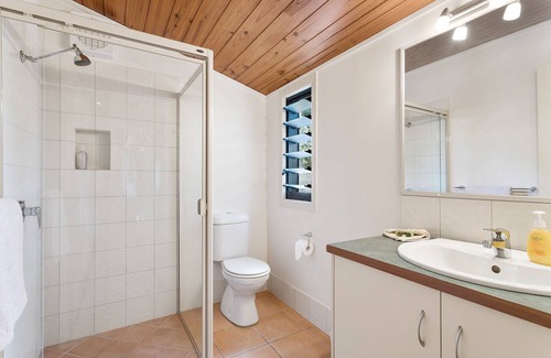 Clunes Villa | Byron Hinterland 2 chambres à coucher et bain à remous extérieur