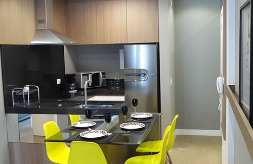Bigorrilho Appartement | 2 Bedrooms in Batel Soho, condo Clube Sky w/ parking space