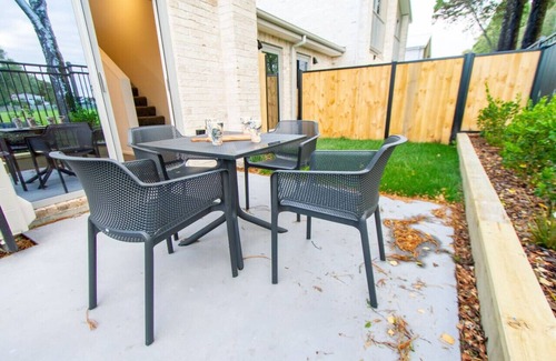 Upper Riccarton Maison | 2 Bedrooms Overlooking Park - Exquisite Views