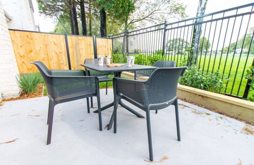 Upper Riccarton Maison | 2 Bedrooms Overlooking Park - Exquisite Views