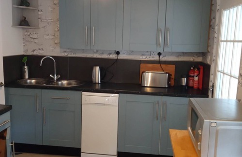 Lundin Links Maison | 2 bedrooms/sleeps 4/free wifi/parking/outdoor area