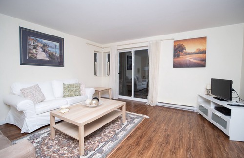 Hollyburn Maison | Suite de 2 chambres à proximité des montagnes de ski et de l'océan