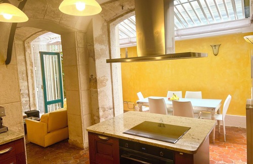 Saint-Thomas-d'Aquin Appartement | 2 bedrs apt 1000 sqf in the center of paris across the bridge from le Louvre