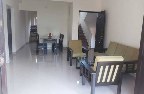 Marra Appartement | 2 BHK APPARTEMENTS CLIMATISÉS ENTIÈREMENT MEUBLÉS SITUÉS DANS UN ENDROIT PRISTIN DE PILERNE.