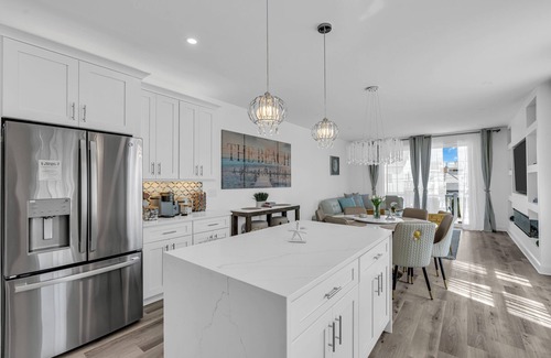 Seaside Heights Maison | 2 Blocks to Beach with Balcony, Game Room and Outdoor Shower