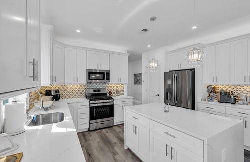 Seaside Heights Maison | 2 Blocks to Beach with Balcony, Game Room and Outdoor Shower