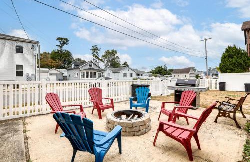 Ocean Gate Appartement | 2 Blocks to Beach Apt with Grill in Ocean Gate!