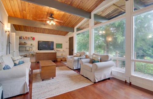 Lummi Island Maison | 2 Blocks to Puget Sound Beach Lummi Island Home
