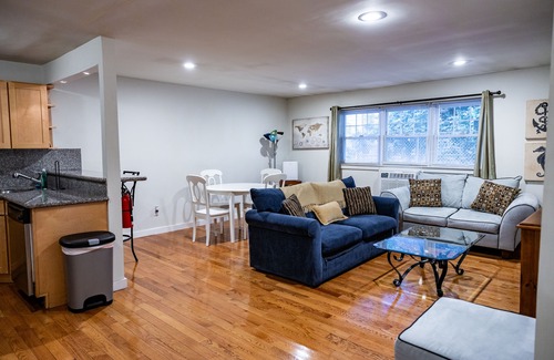 Asbury Park Appartement | Août 28- 2 septembre REDUCTION! 2 blocs de la plage w / parking inclus!