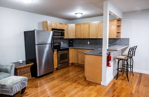 Asbury Park Appartement | Août 28- 2 septembre REDUCTION! 2 blocs de la plage w / parking inclus!