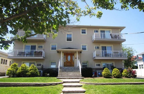 Asbury Park Appartement | Août 28- 2 septembre REDUCTION! 2 blocs de la plage w / parking inclus!