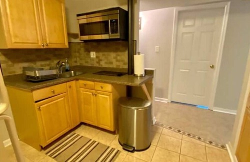 Columbia Maison | 2 BR/1.5 Bath Basement, Private Entrance & Parking