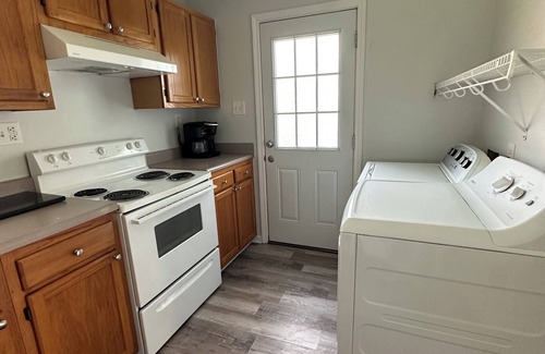 Murrells Inlet Appartement | 2 BR 1 BA Near Marshwalk, pet friendly, NO stairs!