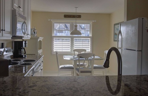 Ocean View Copropriété | Sweet 2 BR / 2 salle de bain complète vue sur l'eau sur la baie avec piscines, golf, tennis, vélos, kayaks et activités gratuites