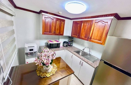 Highway Hills Copropriété | CONDO 2 BR 2BATH entièrement meublé