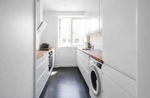 Charlottenlund Appartement | 2-BR apartment with a balcony in Charlottenlund - 192