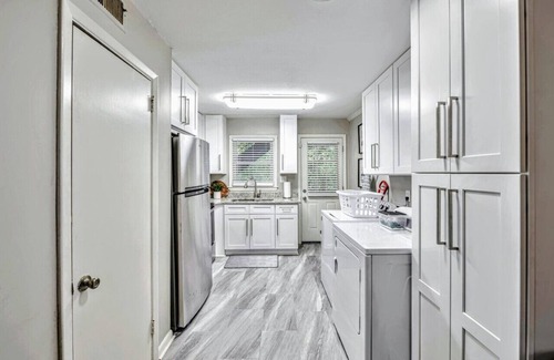 Austell Appartement | 2 BR Apt New and Clean - Long Stays Welcome (apt8)