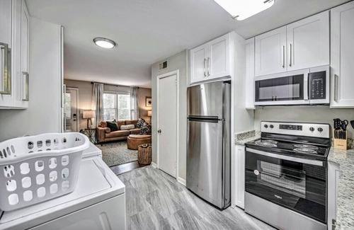 Austell Appartement | 2 BR Apt New and Clean - Long Stays Welcome (apt8)