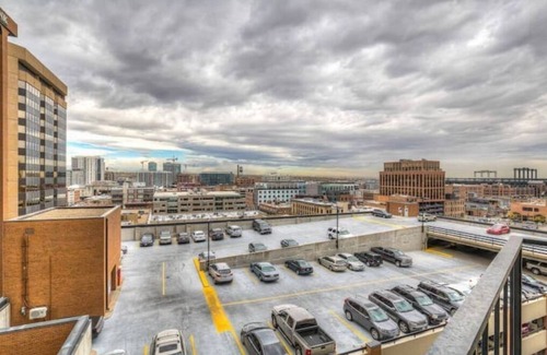 LoDo Appartement | 2 BR condo in heart of LoDo with great amenities