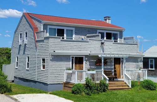 Matunuck Maison | 2 BR Matunuck Beach House, 1 Block from Ocean