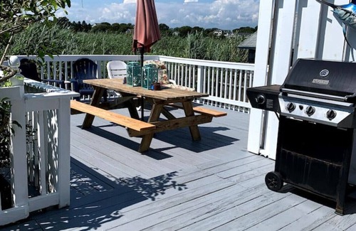 Matunuck Maison | 2 BR Matunuck Beach House, 1 Block from Ocean