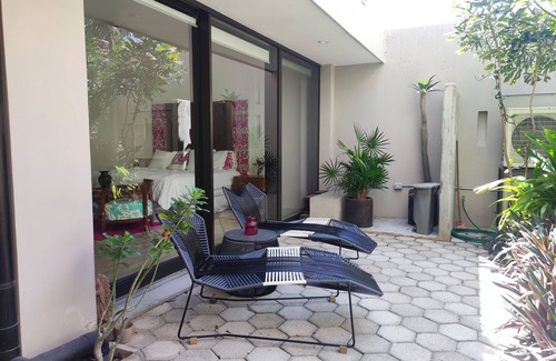 Crucecita Copropriété | 2 BR Patio Oasis Steps from Beach & Supermarket