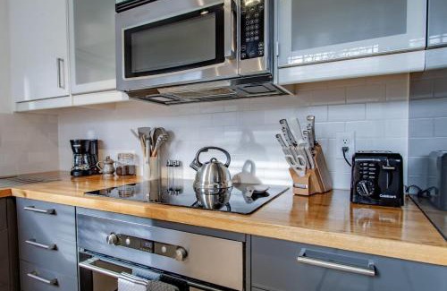 Petworth Appartement | 2-BR Petworth Pad Walk to METRO Subway