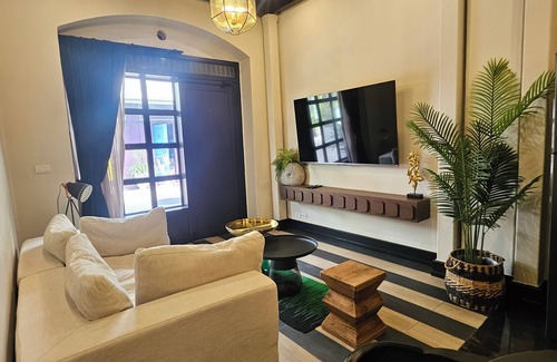 Samphanthawong Maison | 2 BR Soho house Lux |Walk to Chinatown|MRT|Pier