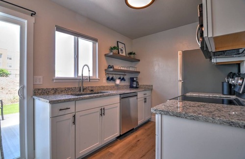 Grand Junction Maison | 2 BR Townhome , Free WiFi, Parking & Laundry. Pets Welcome