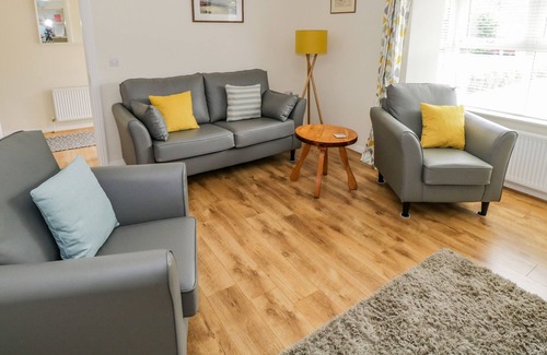 Dromahair Cottage | 2 Castle Cove, DROMAHAIR, COMTÉ DE LEITRIM