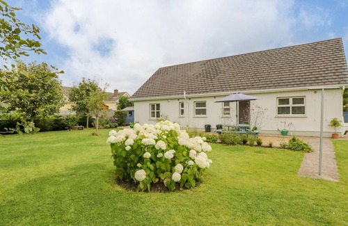 Dromahair Cottage | 2 Castle Cove, DROMAHAIR, COMTÉ DE LEITRIM