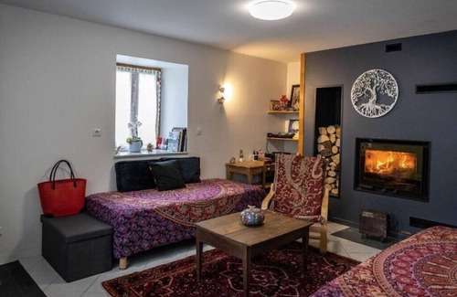 Baignes Lit Et Petit-Déjeuner | 2 Chambres table d'hôtes à la campagne le nid qui danse vers Vesoul 6 à 8 pers.