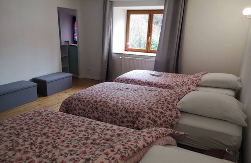 Baignes Lit Et Petit-Déjeuner | 2 Chambres table d'hôtes à la campagne le nid qui danse vers Vesoul 6 à 8 pers.