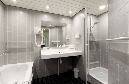 Municipality of Zeist Hôtel | 2 Comfortable Stay w/On-site Dining, Free Parking, and Comfortable Ambiance