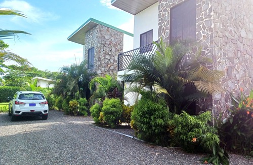 Bandera Villa | Nouvelle villa confortable près du Pacifique, piscine privée avec cascade!