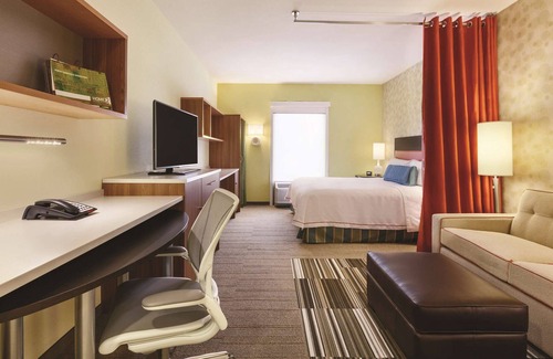 College Station Appartement | 2 Connecting Suites with Two Beds and Two Sofabeds at a Full Service Hotel by Suiteness