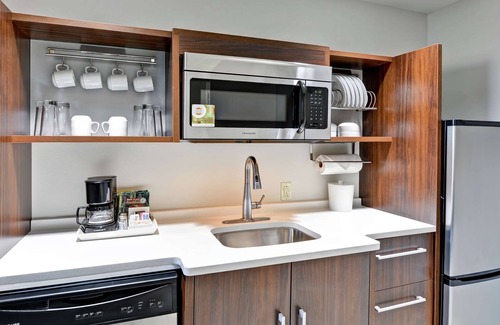 Conway Appartement | 2 Connecting Suites with Two Beds and Two Sofabeds at a Full Service Hotel by Suiteness