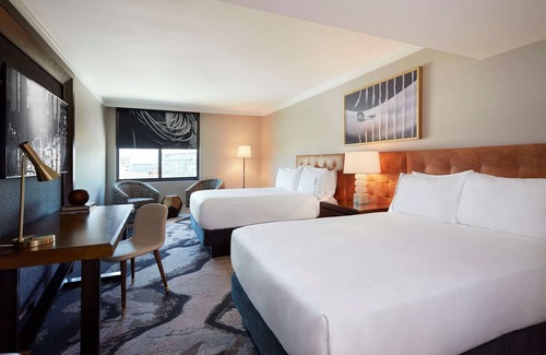 Glencoe Hôtel | 2 Connecting Suites with Three Beds and One Sofabed at a 4 Star Hotel by Suiteness