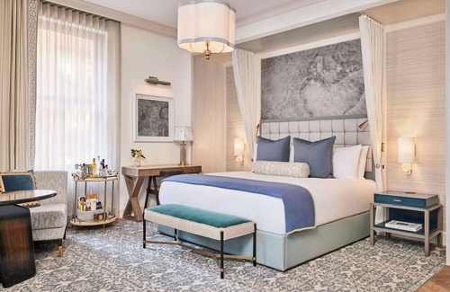 Financial District Hôtel | 2 Connecting Suites + Connecting Room at a 5⭐️ Hotel