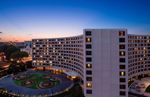 Kalorama Heights Maison | 2 Connecting Suites at a 4⭐️ Hotel