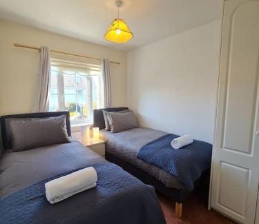 Tyrrelstown Maison | 2 Cosy Bedrooms in a 3 Bed Home