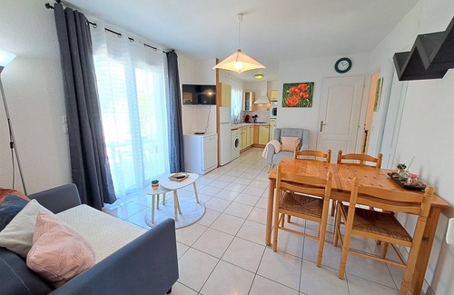 Limogne-en-Quercy Maison | 2 Cottages with Pool & Garden – Family-Friendly Stay in Southwest France