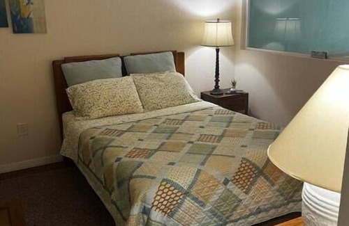 Lutz Station Balnéaire | 2 Couple island condo in a Florida nudist resort.